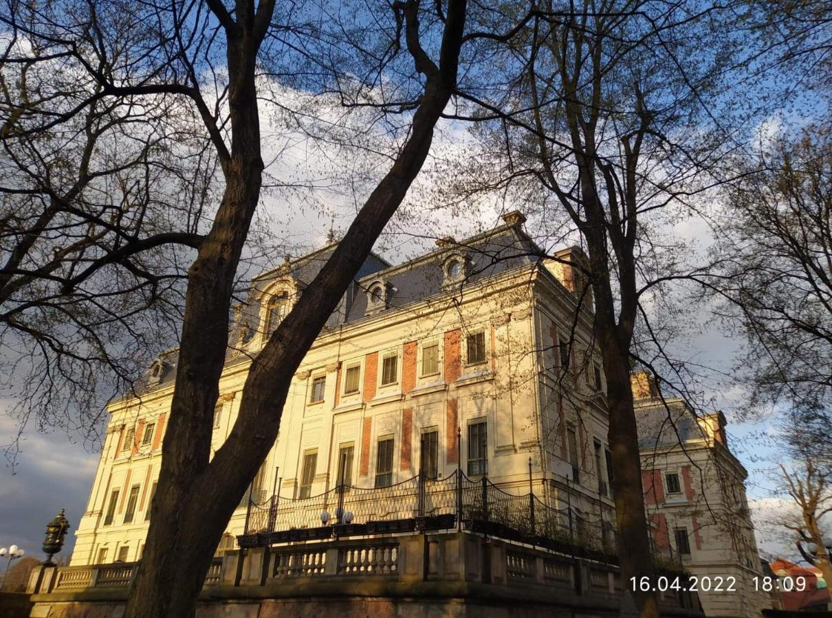 Apartament Przy Zamku Pszczyna Luaran gambar