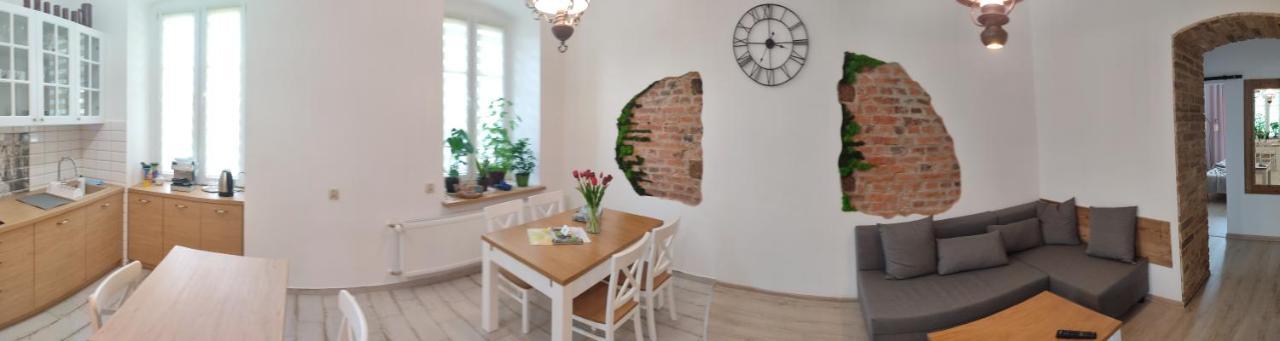 Apartament Przy Zamku Pszczyna Luaran gambar